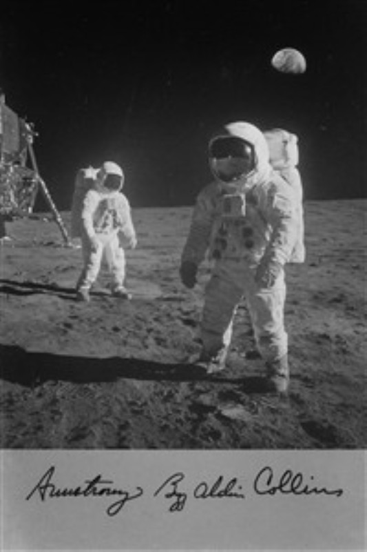 Astronauter på Månen - Et Historisk Øjeblik - Oplev det magiske øjeblik fra Apollo 11, hvor mennesket for første gang satte fod på Månen. Dette kunstværk indfanger den storslåede rejse og eventyret ved rumforskning, perfekt til at inspirere og fascinere.